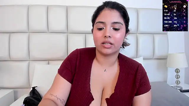 Snapshot of CortanaAdamss chatting on 12-12-24, 08:53 CortanaAdamss online show from 12-12-24, 08:53