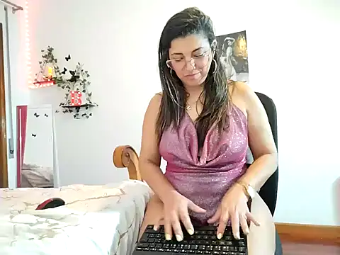 Julie Boronat26 online show from 01-10-25, 12:15