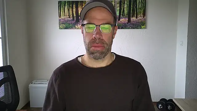 Snapshot of Harry_Boldt chatting on 10-16-25, 06:58 Harry Boldt online show from 10-16-25, 06:58