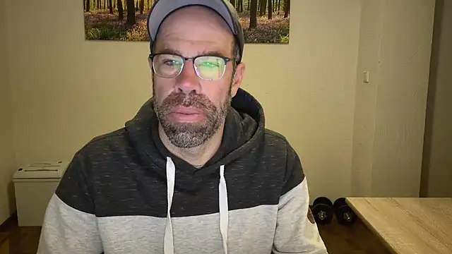 Snapshot of Harry_Boldt chatting on 10-22-25, 04:57 Harry Boldt online show from 10-22-25, 04:57