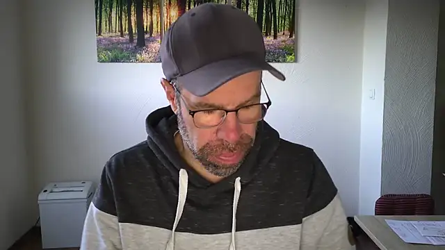 Snapshot of Harry_Boldt chatting on 11-05-25, 06:57 Harry Boldt online show from 11-05-25, 06:57