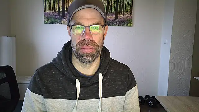 Snapshot of Harry_Boldt chatting on 11-18-25, 07:13 Harry Boldt online show from 11-18-25, 07:13