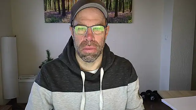 Snapshot of Harry_Boldt chatting on 11-26-25, 07:20 Harry Boldt online show from 11-26-25, 07:20