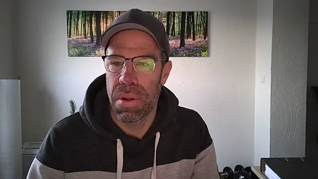 Snapshot of Harry_Boldt chatting on 11-27-25, 07:21 Harry Boldt online show from 11-27-25, 07:21