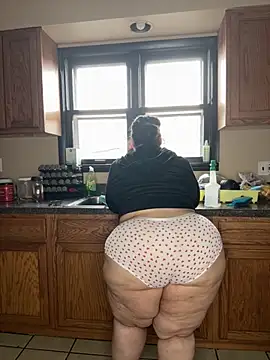 Snapshot of tillymarie34 chatting on 11-24-25, 05:56 tillymarie34 online show from 11-24-25, 05:56