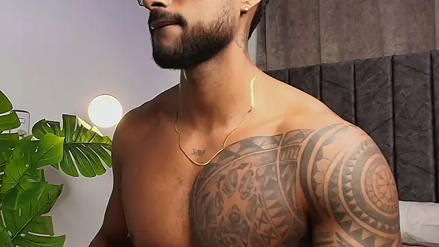 LiamGarcia1 online show from 02-08-25, 04:25