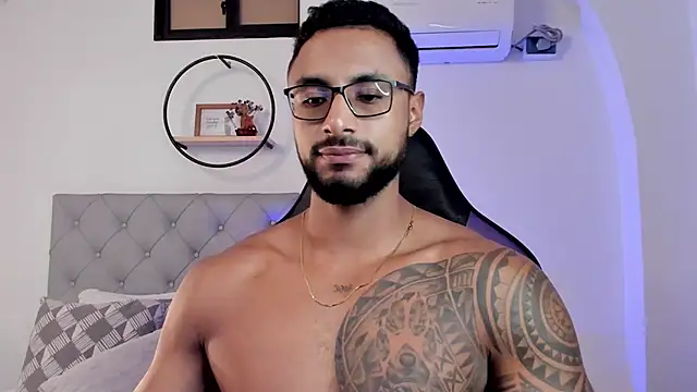 LiamGarcia1 online show from 02-20-25, 12:25