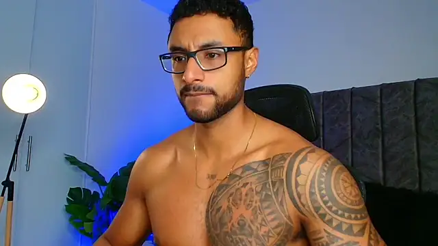 LiamGarcia1 online show from 10-19-25, 01:23