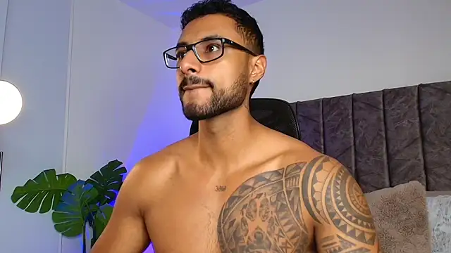 LiamGarcia1 online show from 11-03-25, 02:18