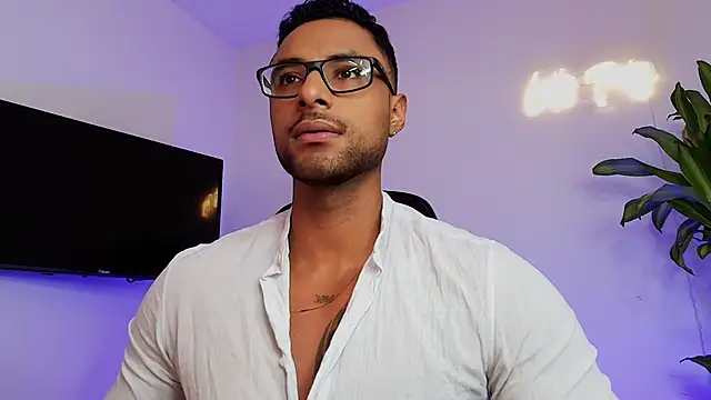 LiamGarcia1 online show from 12-19-25, 03:19