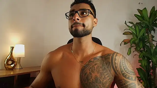 LiamGarcia1 online show from 01-08-26, 03:53