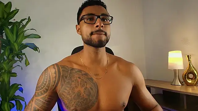 LiamGarcia1 online show from 01-09-26, 11:39