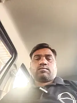 Snapshot of pintuS40 chatting on 02-15-25, 03:52 pintuS40 online show from 02-15-25, 03:52