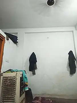 Snapshot of pintuS40 chatting on 02-24-25, 01:24 pintuS40 online show from 02-24-25, 01:24