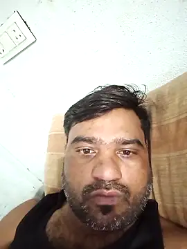 Snapshot of pintuS40 chatting on 09-25-25, 01:31 pintuS40 online show from 09-25-25, 01:31