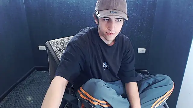 Kerverr  online show from 11-10-25, 02:16