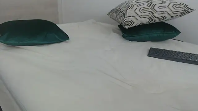 sussy leon online show from 12-23-24, 07:09