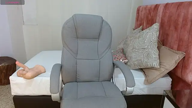 sussy leon online show from 09-19-25, 12:39