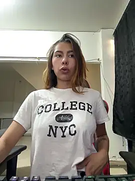 Snapshot of Im_sophia1 chatting on 02-12-25, 01:59 Im sophia1 online show from 02-12-25, 01:59