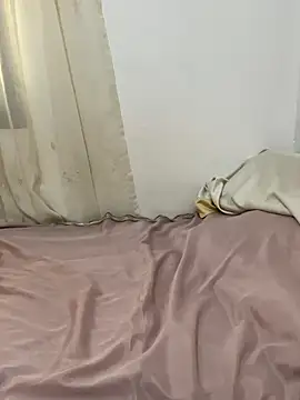 Snapshot of Jecy_bee chatting on 11-16-25, 05:46 Jecy bee online show from 11-16-25, 05:46