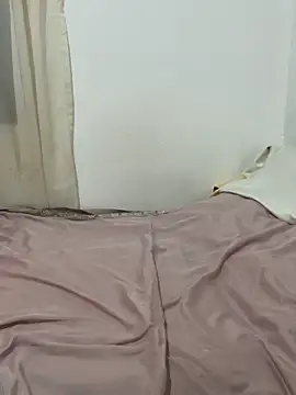 Snapshot of Jecy_bee chatting on 11-23-25, 07:24 Jecy bee online show from 11-23-25, 07:24