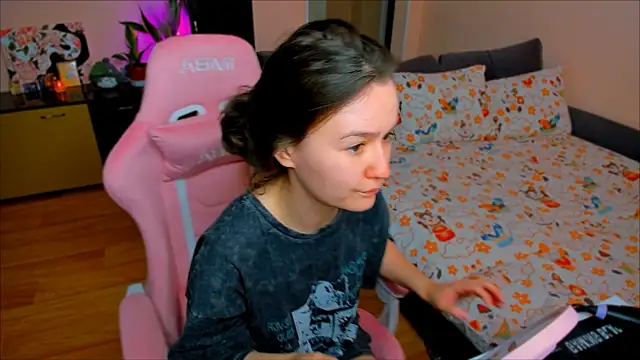 ameli moon online show from 10-18-25, 03:24