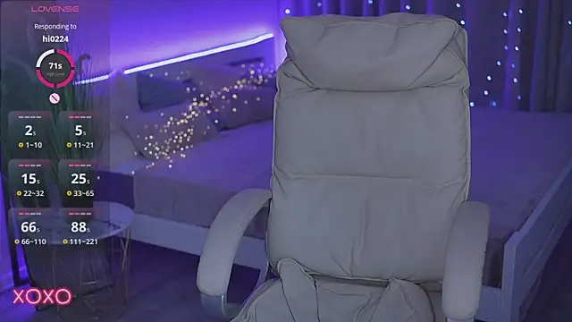 YourLolaBunny online show from 10-29-25, 07:26