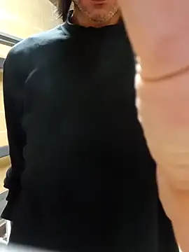 Snapshot of HastLuster chatting on 12-23-24, 11:49 HastLuster online show from 12-23-24, 11:49