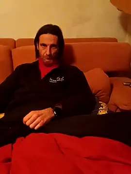 Snapshot of HastLuster chatting on 12-29-24, 01:34 HastLuster online show from 12-29-24, 01:34