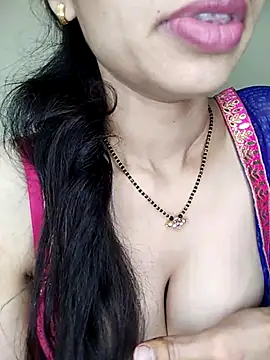 Snapshot of Fair-magic-woman chatting on 03-09-25, 10:30 Fair-magic-woman online show from 03-09-25, 10:30