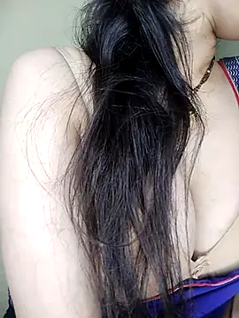 Snapshot of Fair-magic-woman chatting on 03-22-25, 09:42 Fair-magic-woman online show from 03-22-25, 09:42