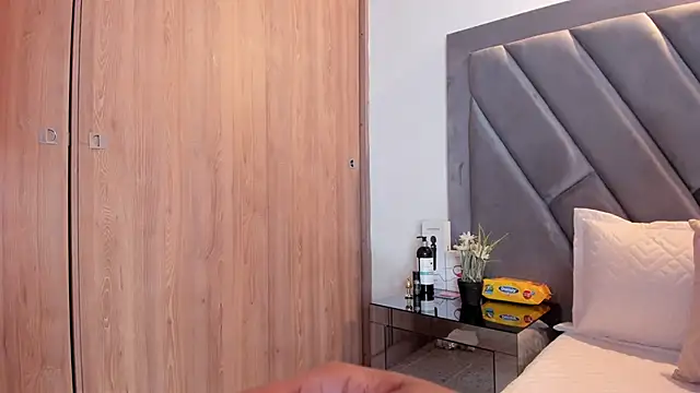 brenda nova18 online show from 10-02-25, 09:11