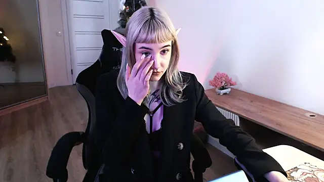 Princess Shy    online show from 02-10-25, 01:22