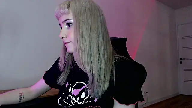 Princess Shy    online show from 02-22-25, 04:19