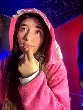 Sophie LS online show from 10-09-25, 02:53