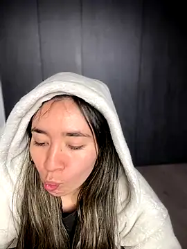 Sophie LS online show from 10-15-25, 07:47