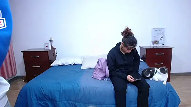 Snapshot of be_sinners chatting on 10-30-25, 02:13 be sinners online show from 10-30-25, 02:13