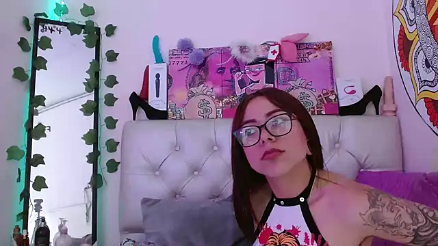 sarawiliamx online show from 02-18-25, 08:38