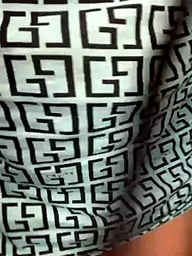 Laura Millf online show from 11-10-25, 12:37