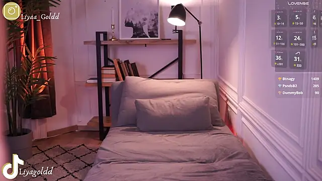 Liya Gold  online show from 12-22-24, 04:38