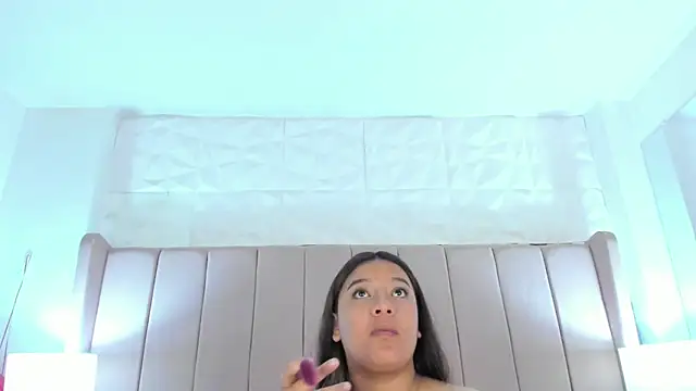 MollyBigBoobs12 online show from 03-01-25, 05:09