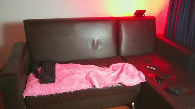 Leonnardo Jaramillo online show from 03-13-25, 01:40