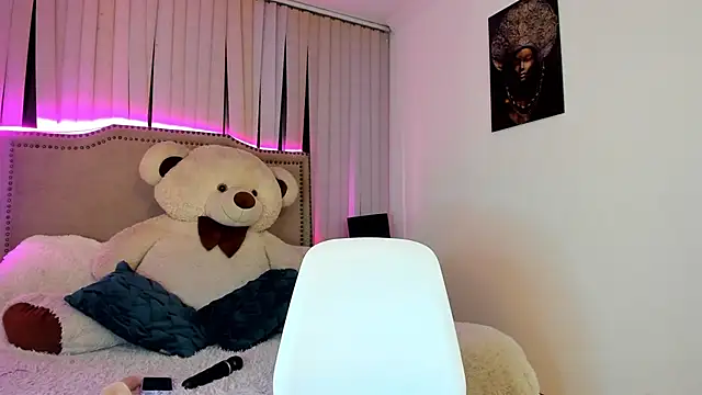 Snapshot of Valentina_Se chatting on 12-18-24, 03:15 Valentina Se online show from 12-18-24, 03:15