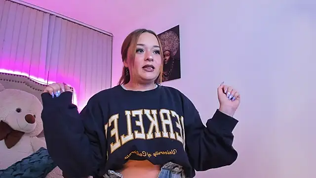 Snapshot of Valentina_Se chatting on 01-10-25, 04:33 Valentina Se online show from 01-10-25, 04:33