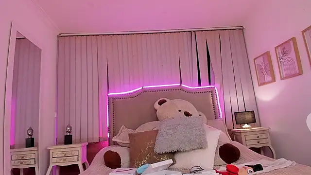 Snapshot of Valentina_Se chatting on 03-07-25, 07:19 Valentina Se online show from 03-07-25, 07:19