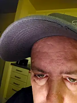 HeteroHotGuy1 online show from 12-12-24, 02:48