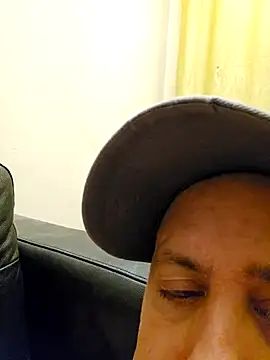 HeteroHotGuy1 online show from 12-15-24, 03:24