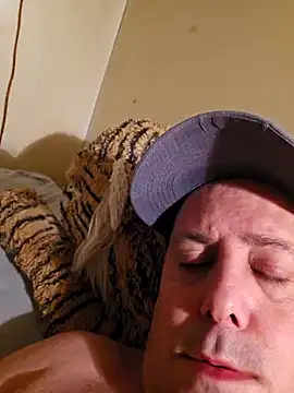 HeteroHotGuy1 online show from 01-11-25, 08:21