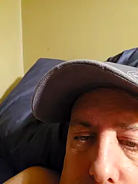 HeteroHotGuy1 online show from 01-13-25, 12:41