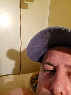 HeteroHotGuy1 online show from 01-20-25, 08:52